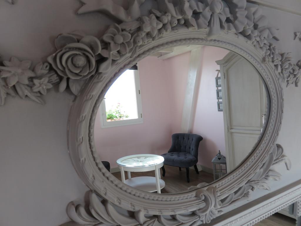 Hôtel La Maison sur les Nuages à Saint-Christophe  Chambre photo