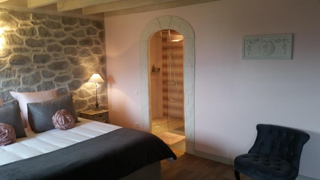 Hôtel La Maison sur les Nuages à Saint-Christophe  Chambre photo